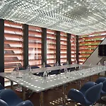 Vander Urbani - A Member Of Design Hotel 4*
