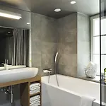 Vander Urbani - A Member Of Design 4*