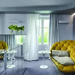 Vander Urbani - A Member Of Design