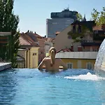 Vander Urbani - A Member Of Design 4*