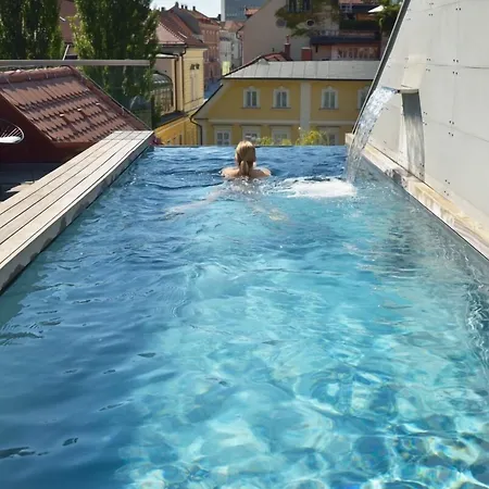 Vander Urbani - A Member Of Design