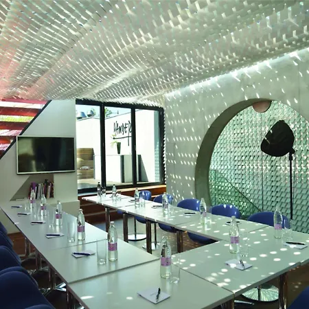 Vander Urbani - A Member Of Design