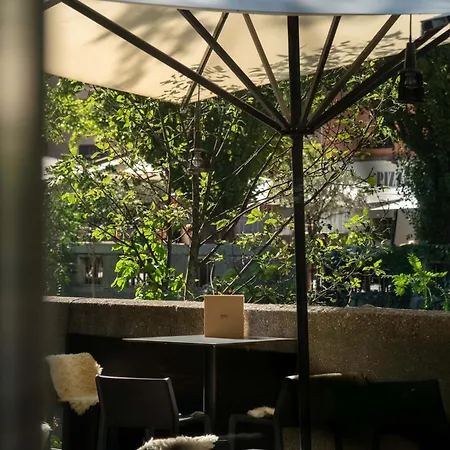 Vander Urbani - A Member Of Design לובליאנה
