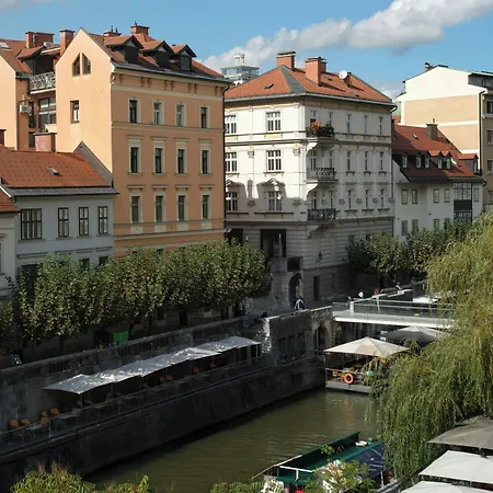Vander Urbani - A Member Of Design Ljubljana
